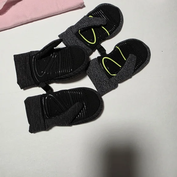 2T-3T Toddler Girls' Vests, Mittens And Tights Bundle - Picture 5 of 10